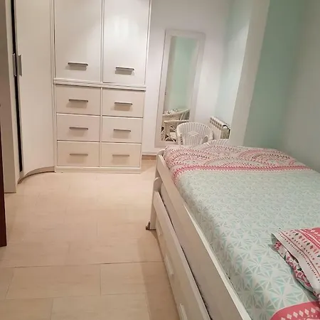 Large With Jacuzzi In Center Of *