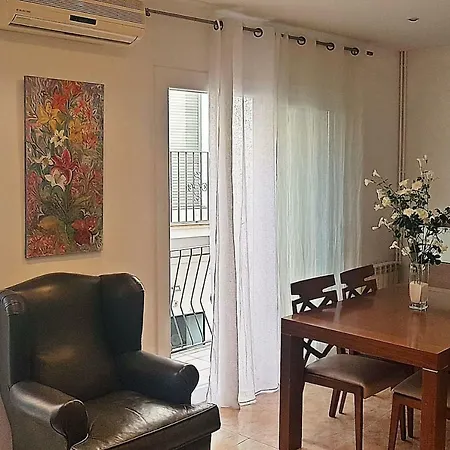 Large With Jacuzzi In Center Of Apartament Sitges