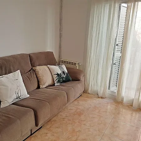 Large With Jacuzzi In Center Of